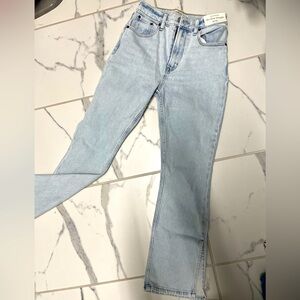 Abercrombie Ultra High Rise Slim Straight